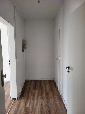 Singlewohnung mit Tageslichtbad + Wanne + Balkon!