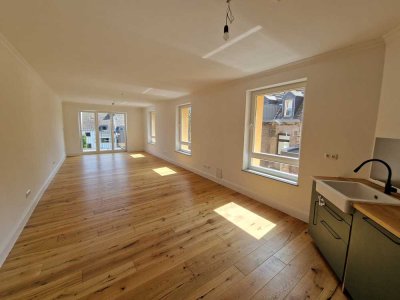 Kernsanierte Wohnung mit Domblick, zwei Balkonen und Aufzug!