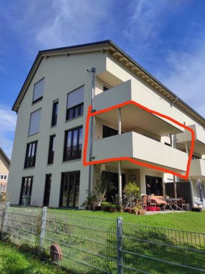 Exklusive, sonnige 2,5 Zimmerwohnung mit Balkon und EBK, BJ 2022