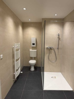 Erstbezug nach Kernsanierung | Moderne 46 m²‑EG‑Wohnung mit Stellplatz & Keller – Zimmerstraße 33