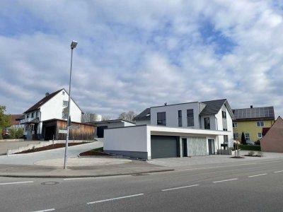 Ansprechende und neuwertige 3,5-Raum-DG-Wohnung mit geh. Innenausstattung mit Balkon und EBK