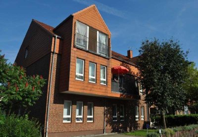***RESERVIERT*** Helle und freundliche 2-Zimmer-Dachgeschoss-Wohnung in zentraler Lage - aktuell als