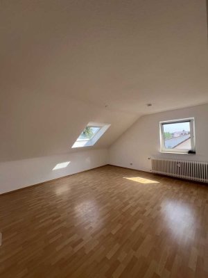 4-Zimmer Dachgeschosswohnung ohne Balkon ohne Stellplatz in Worfelden