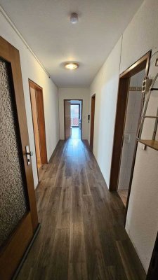 Ansprechende 4-Zimmer-Wohnung mit großem Balkon und EBK in Enzklösterle
