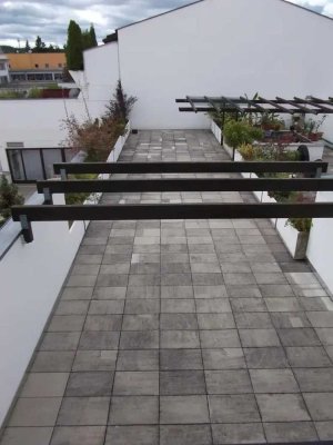 FFB: Sonnige 4-Zimmer Maisonettewohnung mit XXL Dachterrrasse am Buchenauer Markt