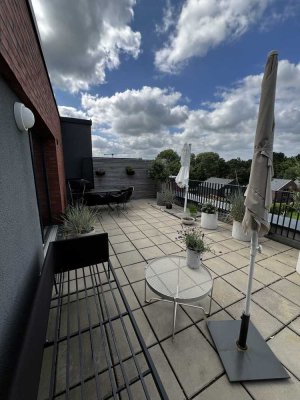Stilvolle, neuwertige 2-Raum-Dachterrassen-Wohnung mit geh. Innenausstattung und EBK