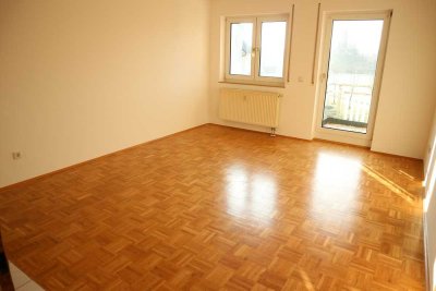 Frei ab 1.7.25 -  im 1. OG mit Balkon + Laminat in TOP Lage