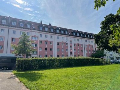 Lichtdurchflutete   und stilvolle Wohnung  in wunderschöner und ruhiger Wohnlage