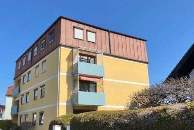 Gut geschnittene 3-Zi-Wohnung im 2.OG mit Balkon in Freilassing.