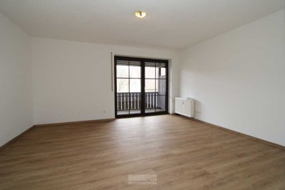 Neu sanierte 1 ZKB-Wohnung in hervorragender ruhiger Lage in Lappersdorf