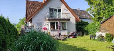 Attraktives 3 Familienhaus mit Wärmepumpe, Dämmung und Solar in Helsa Eschenstruth zu verkaufen