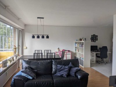 *Schöne helle 4 Zimmer Wohnung*