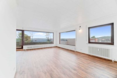 Renovierte 5-Zimmerwohnung mit einzigartiger Terrasse und Balkonen über den Dächern Schönaichs!