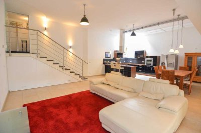 Individuelles Loft in Kessenich zur Weiterentwicklung für kreative Einzelperson oder Paar