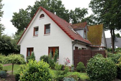 Niedliche Doppelhaushälfte mit kleinem Garten in gehobener Bestlage!
