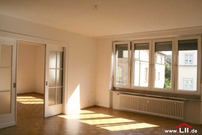 Expats willkommen: 4 Zimmerwohnung im Westend