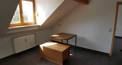 35 m² DG 2 Zimmer Wohnung ab 01.09. befristet bis 28.02.2026