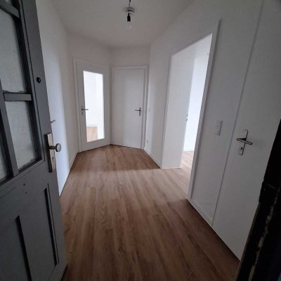 sanierte EG 3 Zimmer Wohnung zu sofort bereit!
