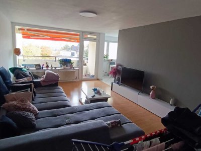 Gepflegte 3,5-Zimmer-Wohnung mit Tiefgaragen-Stellplatz in Stuttgart-Hoffeld