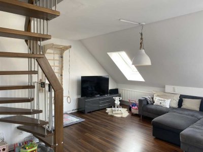Stilvolle, neuwertige 3-Zimmer-Maisonette-Wohnung mit Balkon und EBK in Landshut