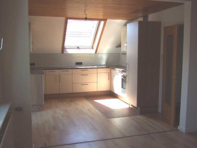 Stilvolle 3-Raum-Wohnung mit Balkon, Keller und EBK in Reinheim OT Überau