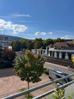Großzügige, helle 4-Zimmer-Wohnung im Kurviertel Bad Kreuznach mit Balkon und 2 Parkplätzen