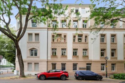 Charmante 2,5-Zimmer-Wohnung in stilvollem Denkmalhaus – frisch renoviert und sofort bezugsbereit!