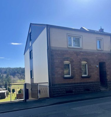 **RESERVIERT** Vielseitiges Einfamilienhaus mit großzügigem Garten