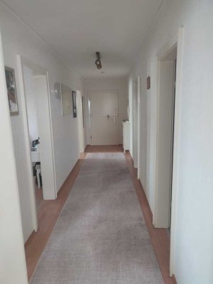 Geschmackvolle 3,5-Zimmer mit Balkon und Einbauküche in Stuttgart