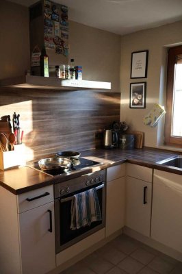 PROVISIONSFREI!!! Gepflegte 2-Zi-Maisonettewhg. mit Garage inkl. Einbauküche