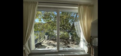 Renovierte Wohnung mit zwei Zimmern sowie Balkon und EBK in Viersen