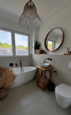 Neuwertige 4 Zi-ETW mit 2 Balkonen-provisionsfrei & top ausgestattet