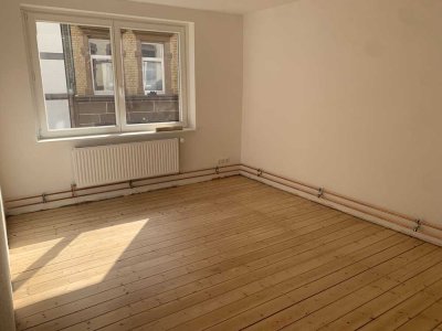 Helle, frisch sanierte 4-Zimmer-Wohnung in der Innenstadt
