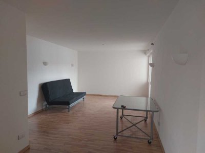 Exklusive 2-Zimmer Wohnung mit 2 Loggias und Einbauküche in Regensburg