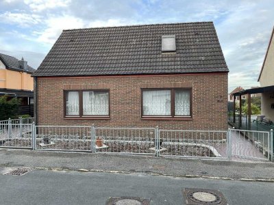Freistehendes Einfamilienhaus mit Garten