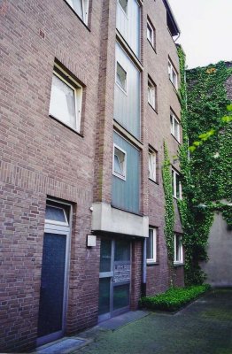 Hell, gut geschnitten und mit Balkon