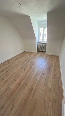 Top Renovierte Dachgeschoss-Wohnung mit Blick über Nürnberg
