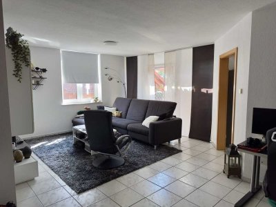 Helle 3-Raum-Maisonette-Wohnung mit geh. Innenausstattung mit Dachterrasse in Garbsen- Frielingen