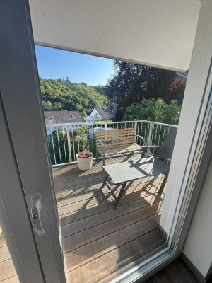 Schöne und gepflegte 3-Zimmer-Maisonette-Wohnung mit geh. Innenausstattung mit Balkon in Boppard