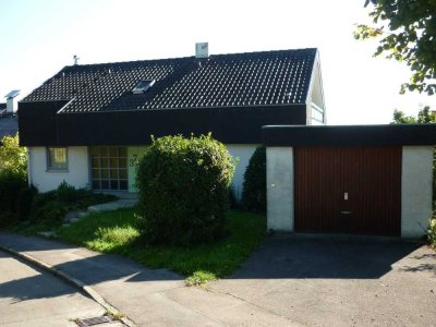 Gepflegtes Einfamilienhaus mit Garage in Nürtingen