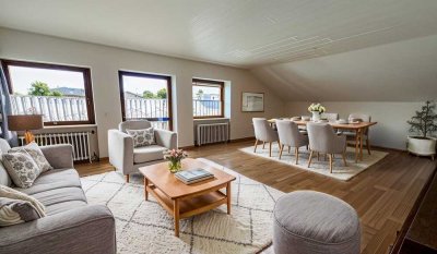 ***SOFORT VERFÜGBAR - PFIFFIGE, GROSSZÜGIGE DG-WOHNUNG - STETS GESUCHTER WOHNRAUM***