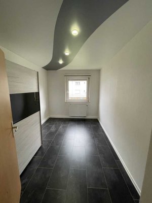 Helle 2,5-Zimmer-Wohnung mit Gartenanteil & Einbauküche in zentraler Lage von Heubach