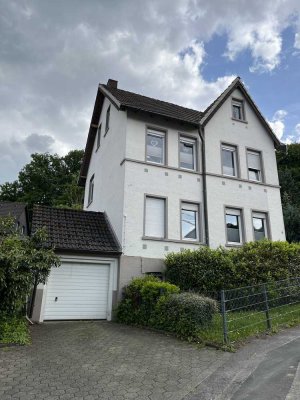 Gemütliches Zweigenerationenhaus auf 2.200m² Grundstücksfläche, bezugsbereit zum 01.12.2025