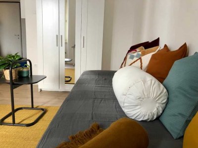 Exklusive, sanierte 2-Zimmer-Wohnung mit Balkon und EBK in Elmshorn