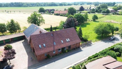 Bauernhof mit arrondierten Weide- und Ackerflächen, ideal für Pferdehaltung