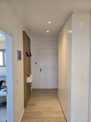 Exklusive, neuwertige 5-Raum-Penthouse-Wohnung mit lux. Innenausstattung mit Balkon und EBK