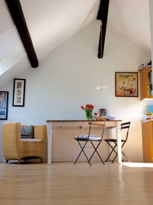 Hübsche Altbau-Wohnung über 2 Etagen mit großer Dachterrasse von Privat