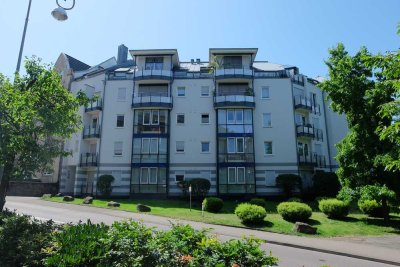 Schicke 2 1/2 Zimmer-Wohnung, unweit der berühmten "Lichtentaler-Allee".