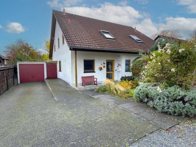 Wohnen mit Charme- 
gepflegte Doppelhaushälfte mit traumhaftem Garten