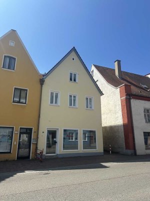 Renoviertes Wohn-/ Geschäftshaus in bester Lage